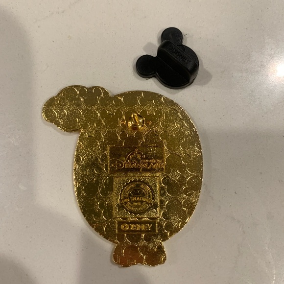 Glow in the Dark Ghosts - Donald Duck ONLY - Disney Pin - Picture 3 of 5